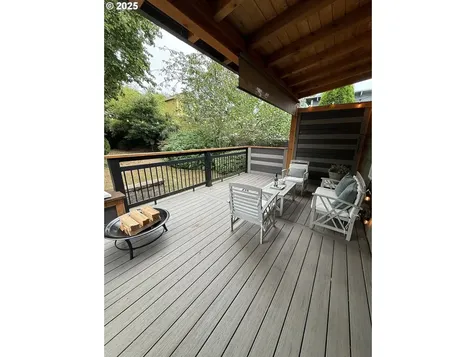 5618 SE Pine Street Portland OR 97215