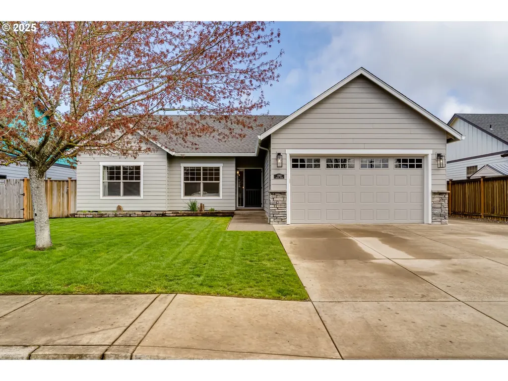 1082 Kaylee Avenue Junction City OR 97448