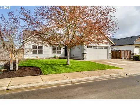 1082 Kaylee Avenue Junction City OR 97448