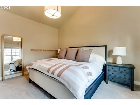 1082 Kaylee Avenue Junction City OR 97448