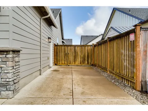 1082 Kaylee Avenue Junction City OR 97448