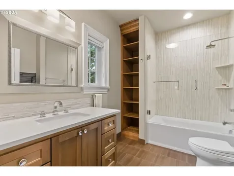 13710 Knaus Road Lake Oswego OR 97034