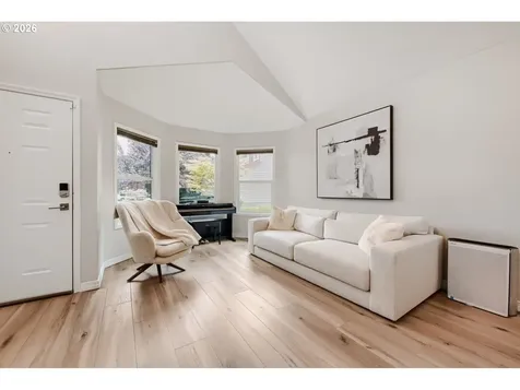 1121 SW 208th Place Beaverton OR 97003