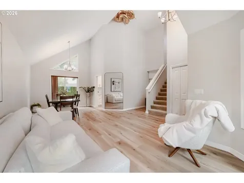 1121 SW 208th Place Beaverton OR 97003