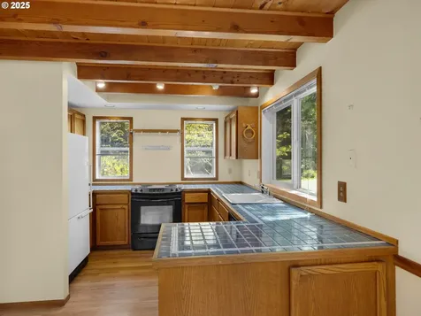 511 1st Street Manzanita OR 97130