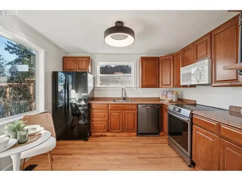 311 NE 92nd Place Portland OR 97220