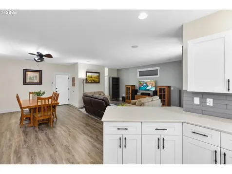 1082 57th Street Washougal WA 98671