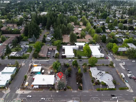 10711 NE Halsey Street Portland OR 97220