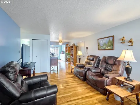 1215 Stanfield Road Woodburn OR 97071
