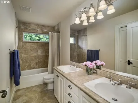 1205 SW Fairfax Place Portland OR 97225