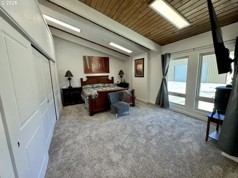 94475 Golf Course Lane North Bend OR 97459