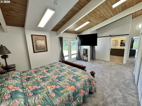 94475 Golf Course Lane North Bend OR 97459