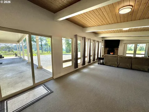 94475 Golf Course Lane North Bend OR 97459
