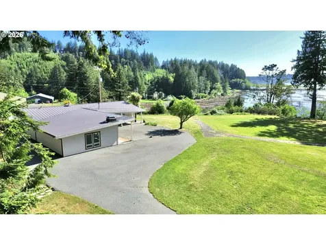 94475 Golf Course Lane North Bend OR 97459