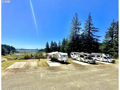 94475 Golf Course Lane North Bend OR 97459