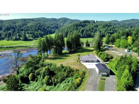 94475 Golf Course Lane North Bend OR 97459
