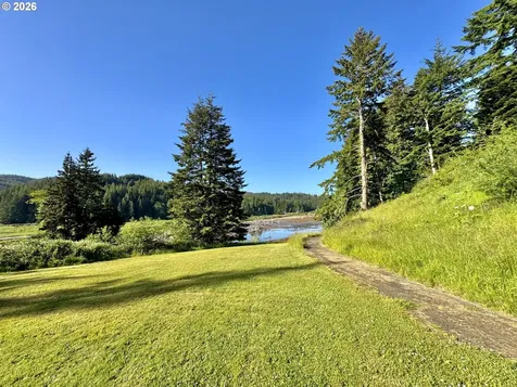 94475 Golf Course Lane North Bend OR 97459