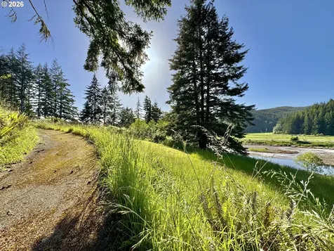 94475 Golf Course Lane North Bend OR 97459