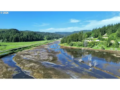 94475 Golf Course Lane North Bend OR 97459