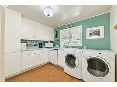2736/2740 Coburg Road Eugene OR 97408
