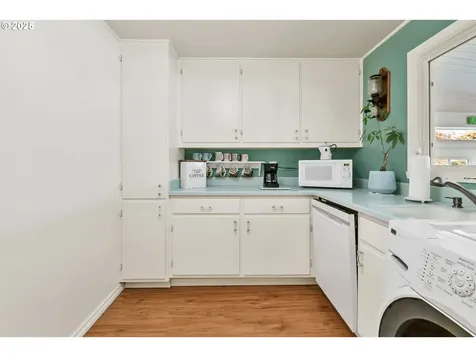 2736/2740 Coburg Road Eugene OR 97408