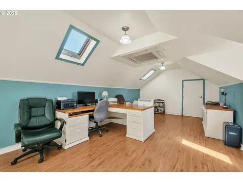 2736/2740 Coburg Road Eugene OR 97408
