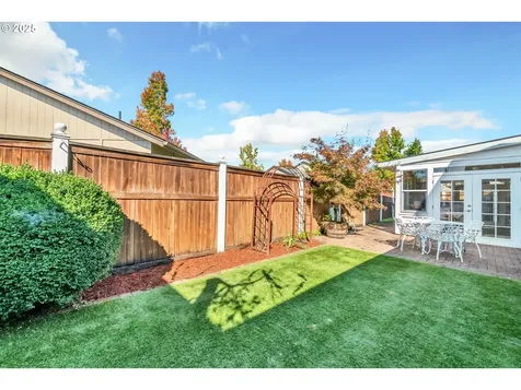2736/2740 Coburg Road Eugene OR 97408