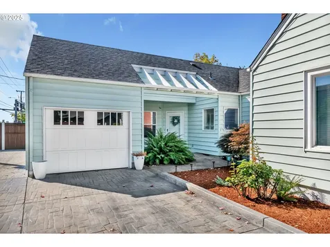 2736/2740 Coburg Road Eugene OR 97408