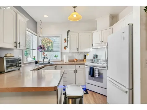2736/2740 Coburg Road Eugene OR 97408