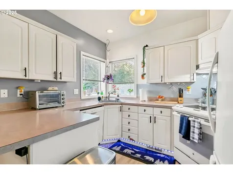 2736/2740 Coburg Road Eugene OR 97408