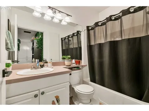 2736/2740 Coburg Road Eugene OR 97408