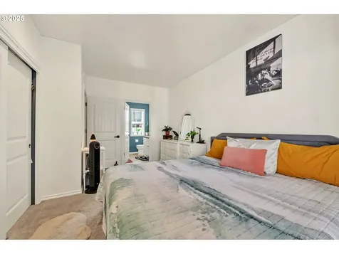 2736/2740 Coburg Road Eugene OR 97408