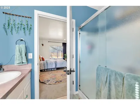 2736/2740 Coburg Road Eugene OR 97408