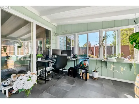 2736/2740 Coburg Road Eugene OR 97408