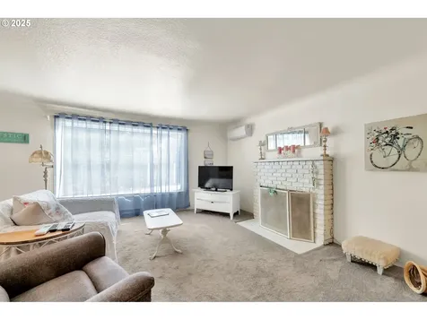 2736/2740 Coburg Road Eugene OR 97408