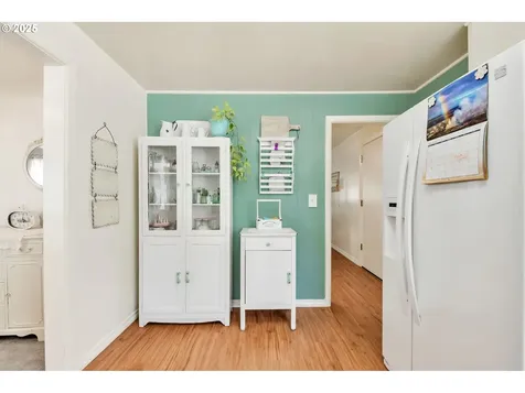 2736/2740 Coburg Road Eugene OR 97408