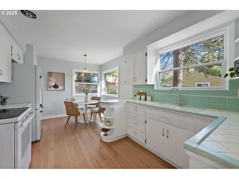 5411 SW Idaho Street Portland OR 97221