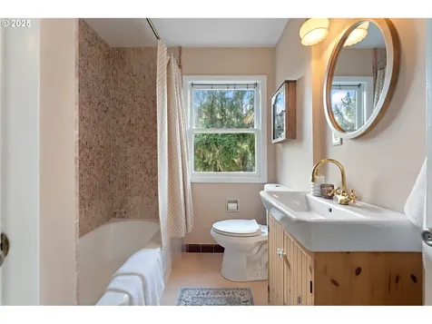 5411 SW Idaho Street Portland OR 97221