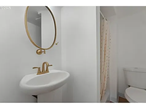 5411 SW Idaho Street Portland OR 97221