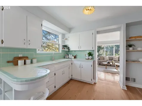 5411 SW Idaho Street Portland OR 97221