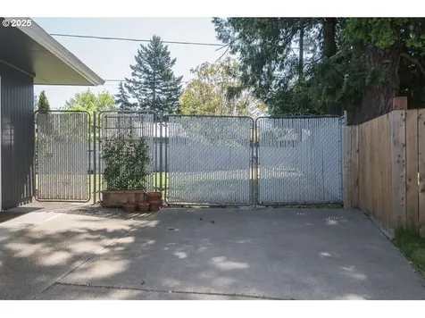 2036 SE 161st Court Portland OR 97233