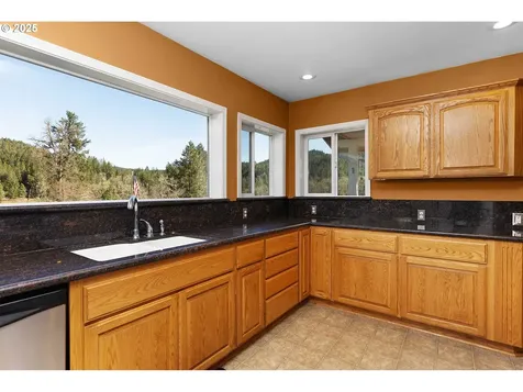 7941 Upper Olalla Road Winston OR 97496