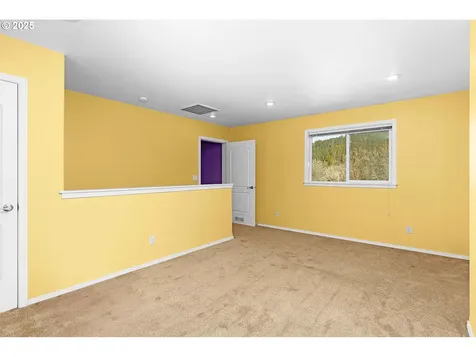 7941 Upper Olalla Road Winston OR 97496