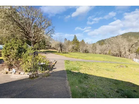7941 Upper Olalla Road Winston OR 97496