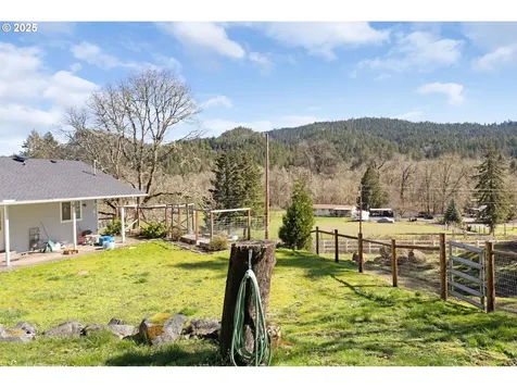 7941 Upper Olalla Road Winston OR 97496