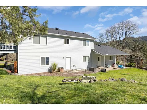 7941 Upper Olalla Road Winston OR 97496