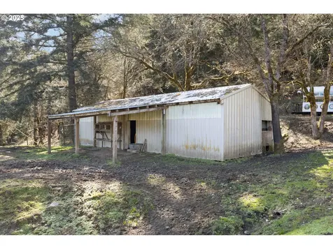 7941 Upper Olalla Road Winston OR 97496