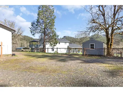 7941 Upper Olalla Road Winston OR 97496