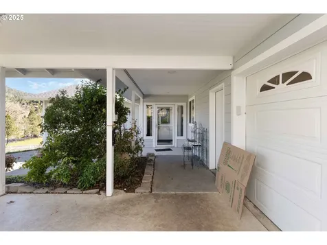 7941 Upper Olalla Road Winston OR 97496