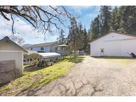 7941 Upper Olalla Road Winston OR 97496